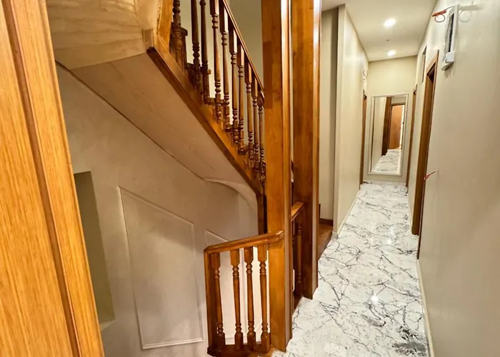 Riverside فندق 3*