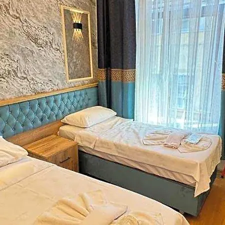Riverside Hotel