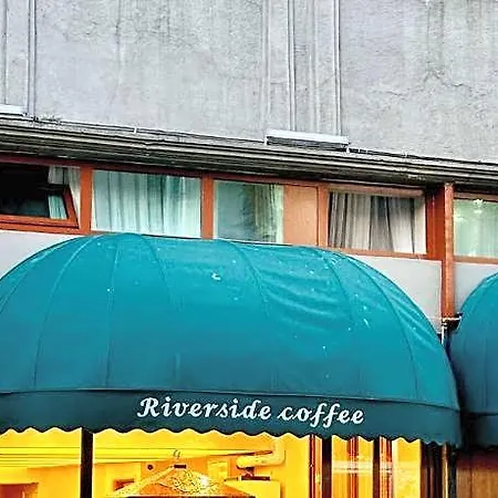 Riverside Hotel