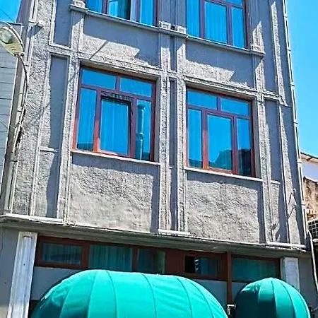 Riverside Hotel 3*