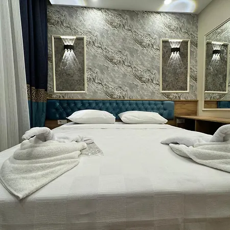 Riverside 3*